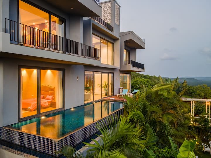 180 Degree Sea View Villa Goa